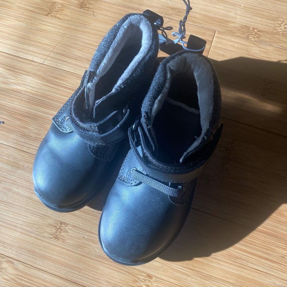 Cat and Jack toddler boots sz.8